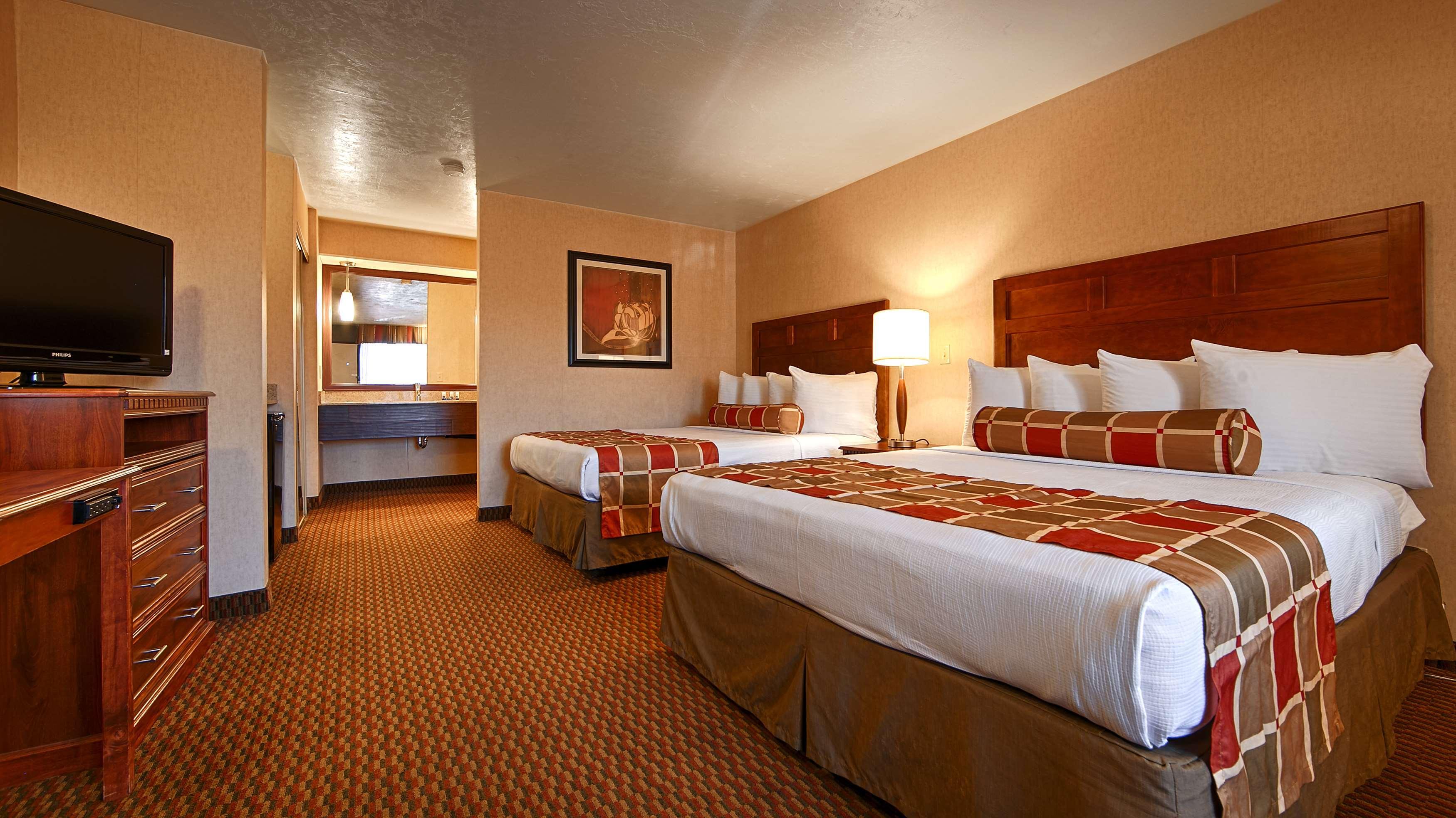 Best Western Plus Weston Inn Logan Exterior photo