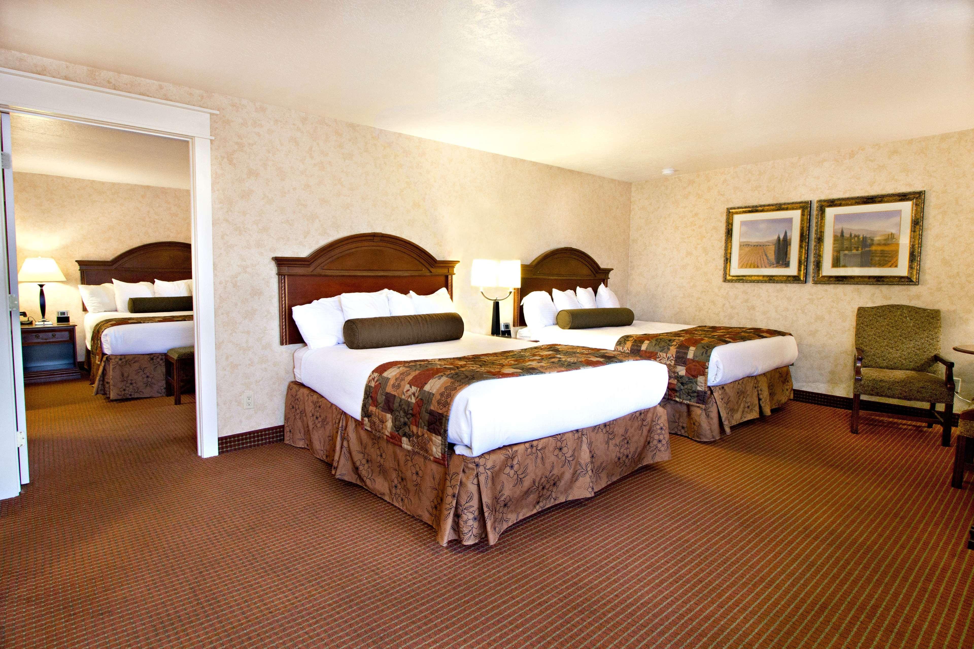 Best Western Plus Weston Inn Logan Exterior photo