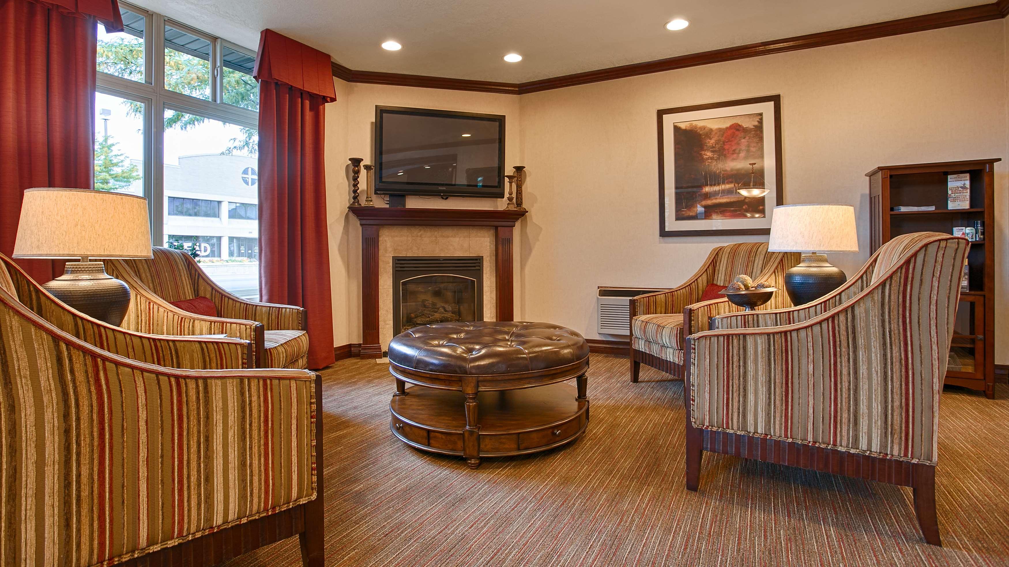 Best Western Plus Weston Inn Logan Interior photo