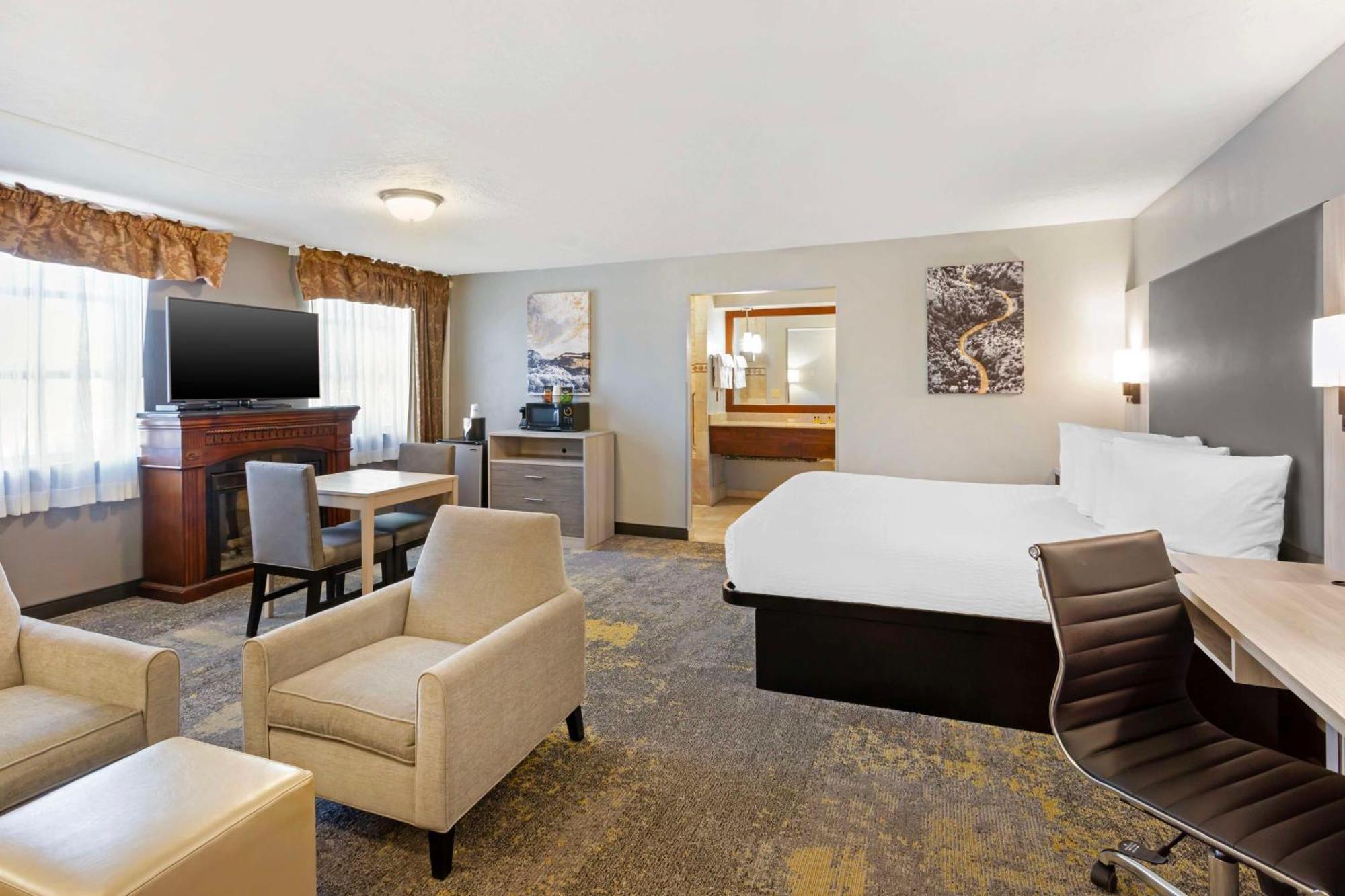 Best Western Plus Weston Inn Logan Exterior photo